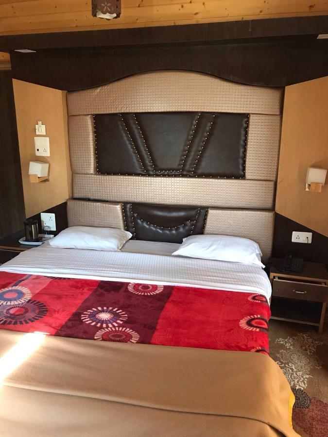 Hotel Akbar Sonāmarg מראה חיצוני תמונה