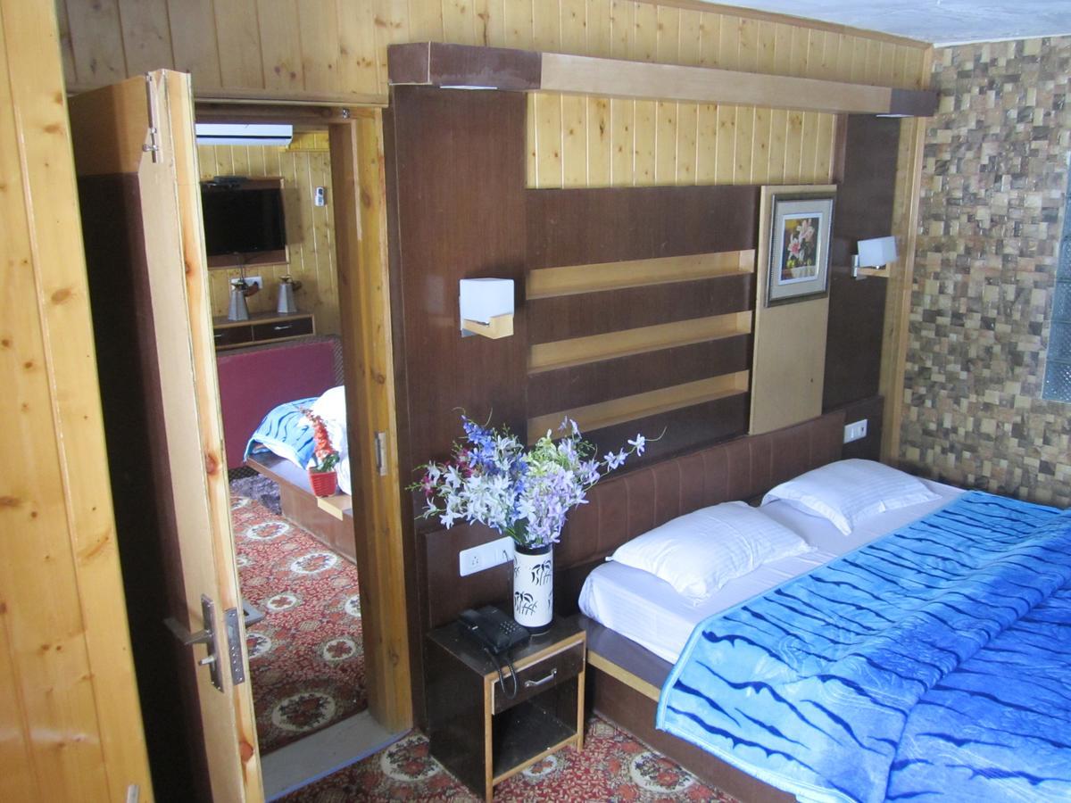 Hotel Akbar Sonāmarg מראה חיצוני תמונה