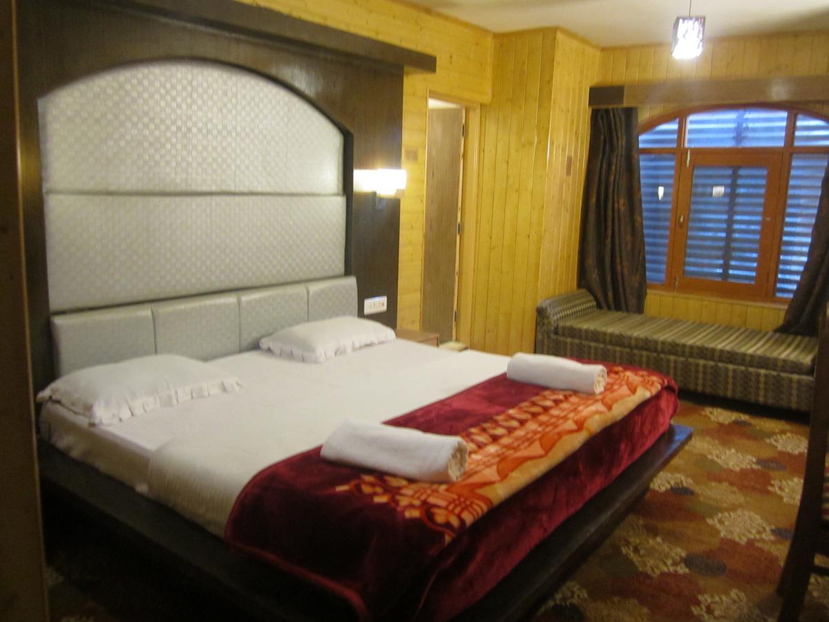 Hotel Akbar Sonāmarg מראה חיצוני תמונה