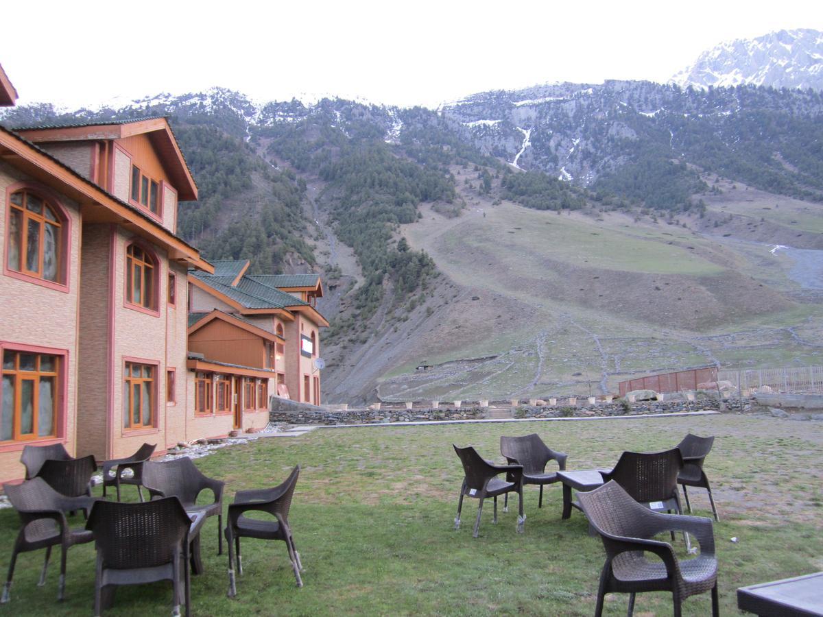 Hotel Akbar Sonāmarg מראה חיצוני תמונה