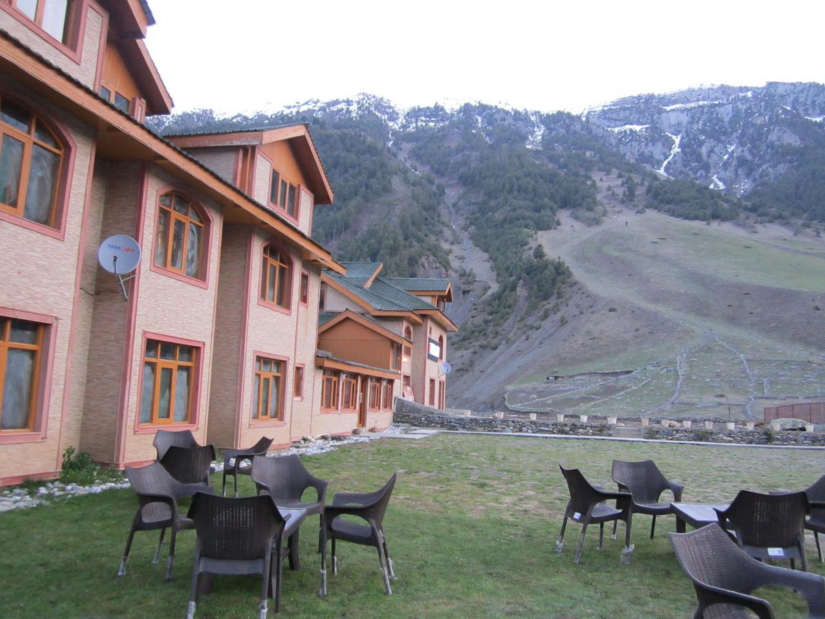 Hotel Akbar Sonāmarg מראה חיצוני תמונה