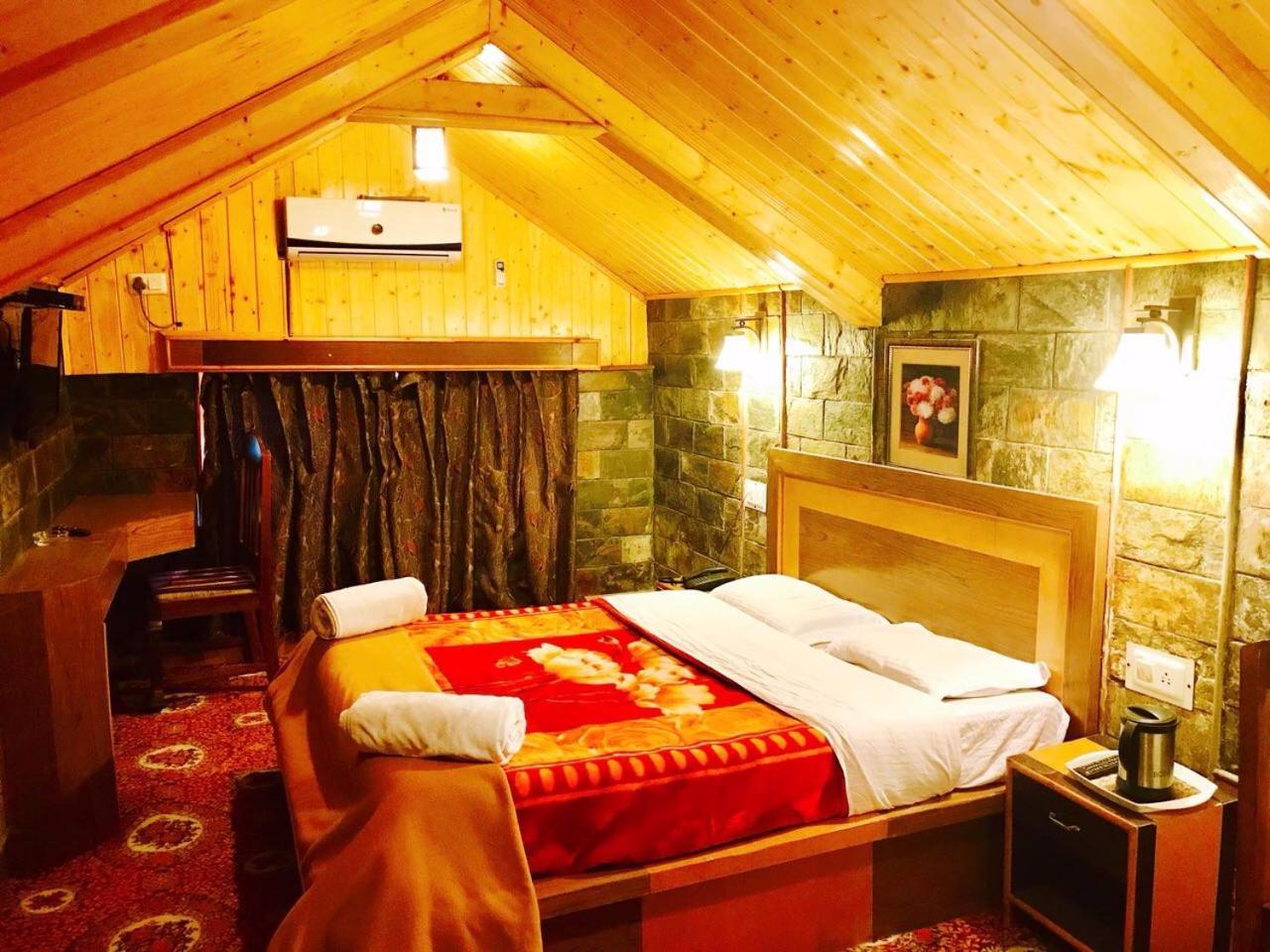 Hotel Akbar Sonāmarg מראה חיצוני תמונה
